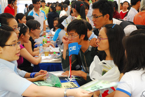 Tuyển sinh 2012: Tổng đài hỗ trợ thí sinh